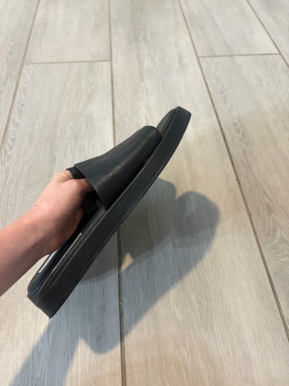 Steve Madden Kaya flat slide sandals in black leather - Picture 6 of 6